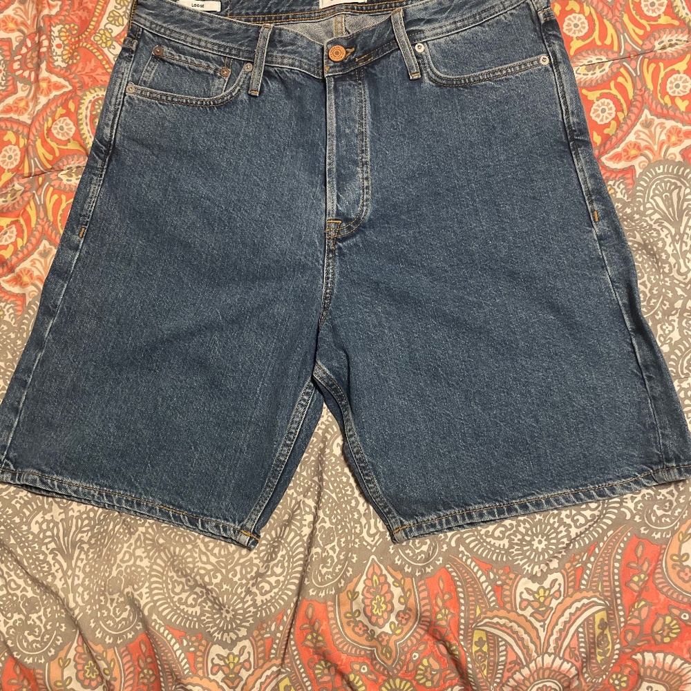 Loose Fit Denim Jean Shorts